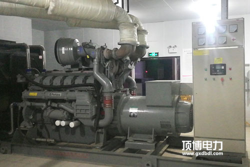 80KW帕金斯柴油發電機組型號1104C-44TAG2