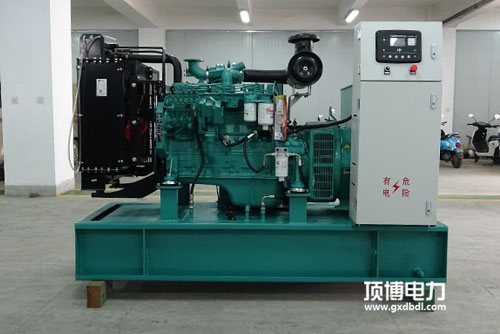 過熱馬上加冷卻水，難怪柴油發電機組又要維修！