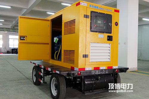 戶外使用柴油發(fā)電機組，選移動式拖車（汽車）還是靜音式？
