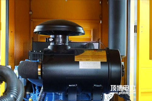 冷凍液中滲入機(jī)油，對發(fā)動(dòng)機(jī)汽缸有什么樣影響？